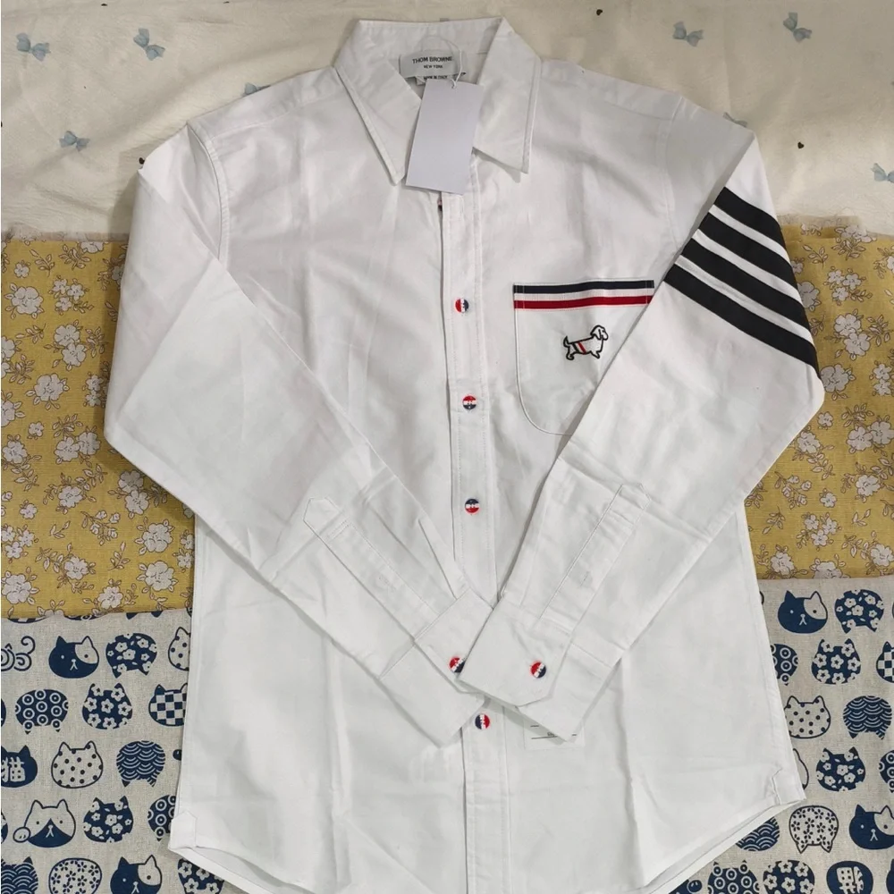 Thom Browne White Button-Down Shirt with Navy and Red Accents - Picture 2 of 8